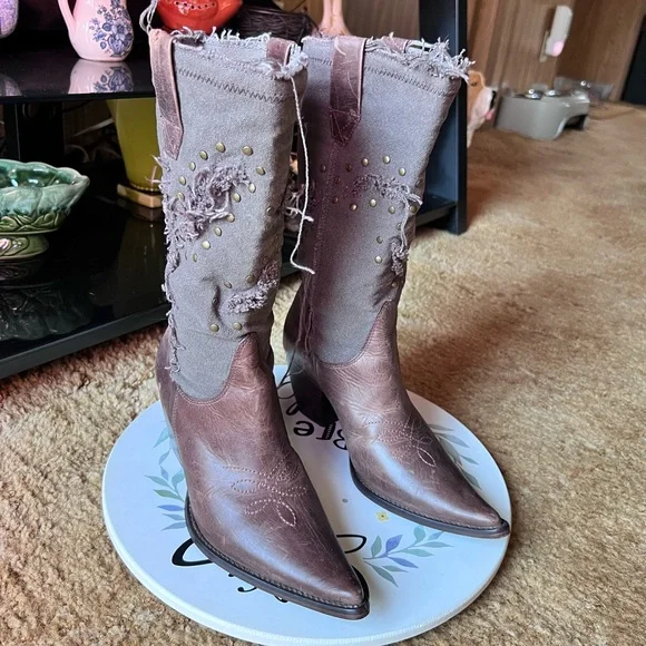 Women’s vintage Penny ❤️ Kenny genuine leather western pointy toe boots. - Picture 7 of 17